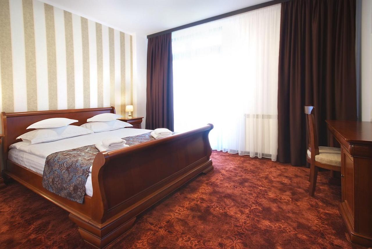 Hotel Moldavia 斯兰默多瓦 外观 照片