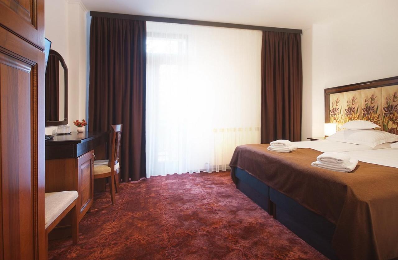 Hotel Moldavia 斯兰默多瓦 外观 照片