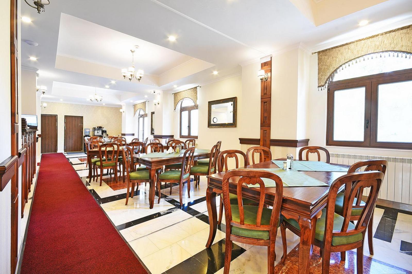 Hotel Moldavia 斯兰默多瓦 外观 照片