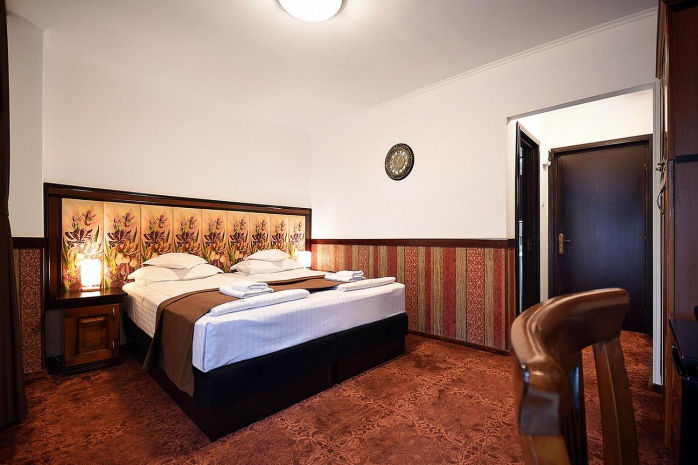 Hotel Moldavia 斯兰默多瓦 外观 照片