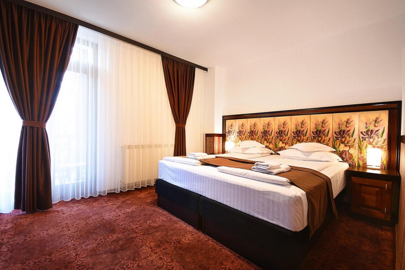 Hotel Moldavia 斯兰默多瓦 外观 照片