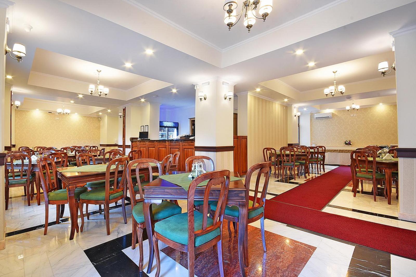 Hotel Moldavia 斯兰默多瓦 外观 照片