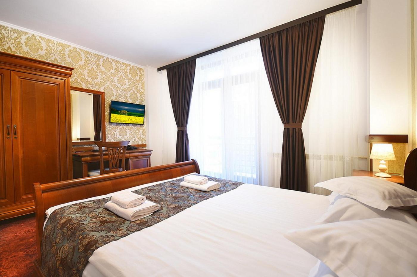 Hotel Moldavia 斯兰默多瓦 外观 照片