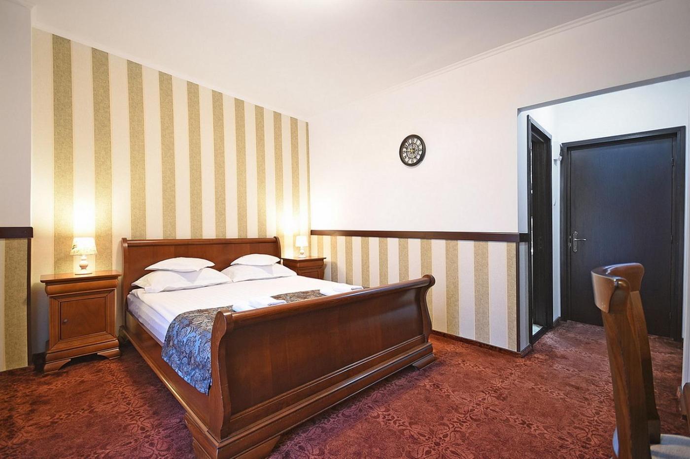 Hotel Moldavia 斯兰默多瓦 外观 照片