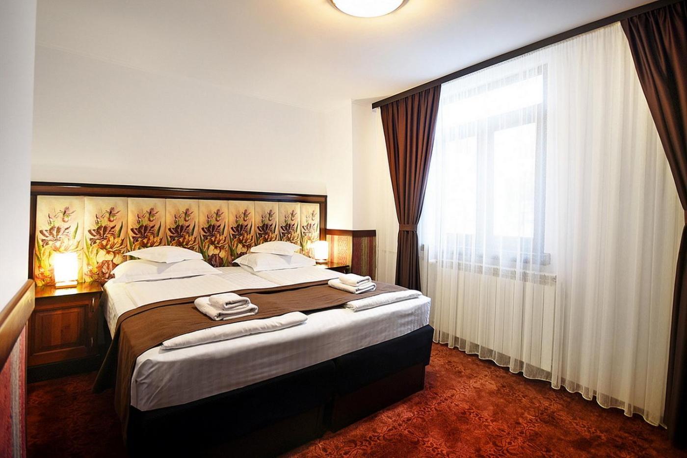 Hotel Moldavia 斯兰默多瓦 外观 照片