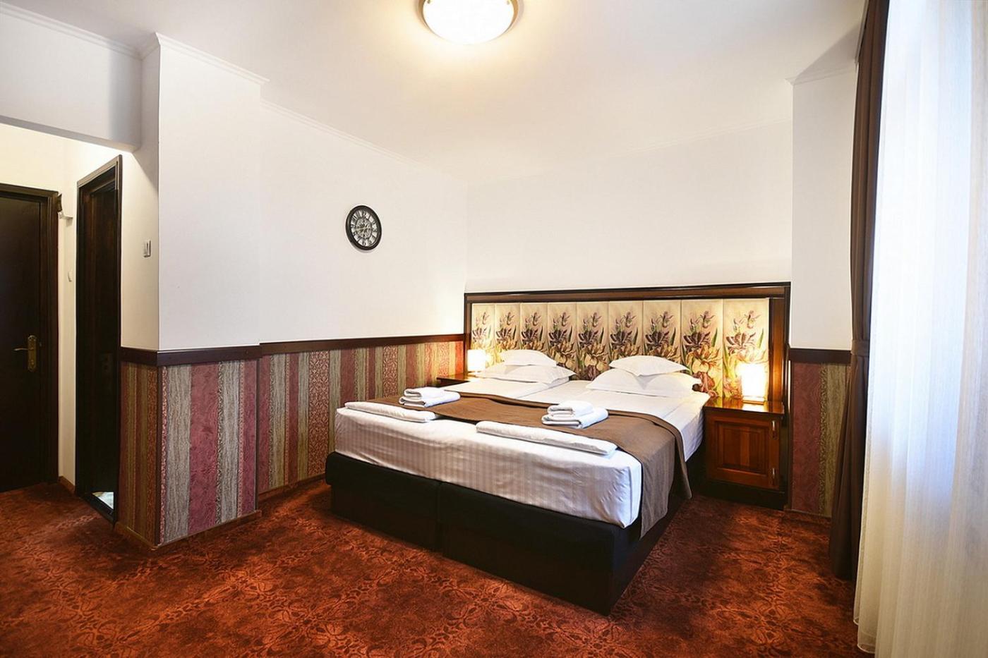 Hotel Moldavia 斯兰默多瓦 外观 照片