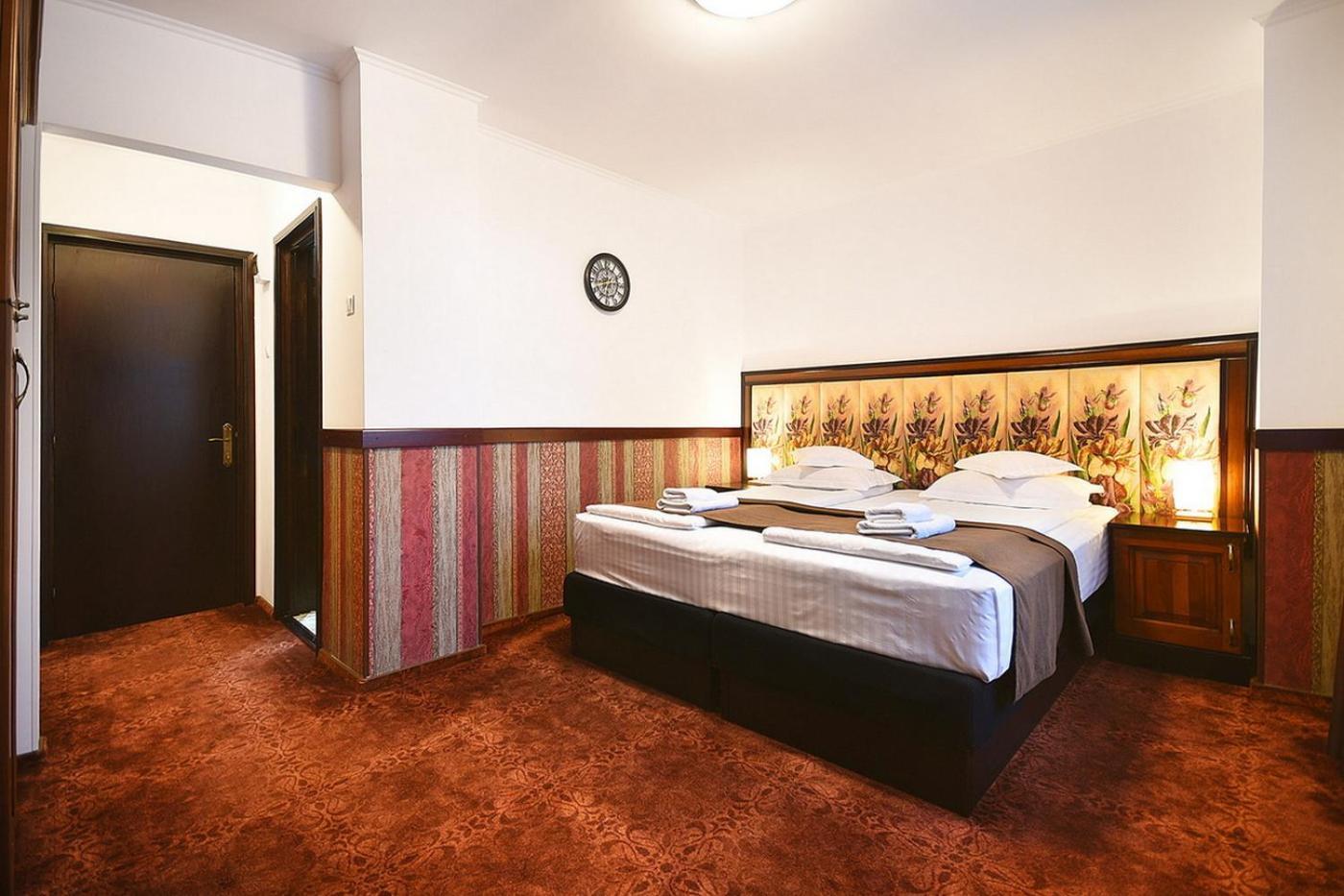 Hotel Moldavia 斯兰默多瓦 外观 照片